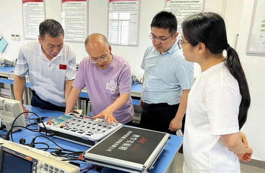 学院赴合肥工业大学、安徽大学开展数模电智能实验室建设专题调研